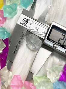 Partículas de piedra de cristal de imitación, rhinestones de porcelana con forma de tira, piedras acrílicas transparentes asimétricas y pequeñas, utilizadas para decorar cubitos de hielo falsos. Este producto se utiliza ampliamente en decoración, colgantes, accesorios, complementos de ropa