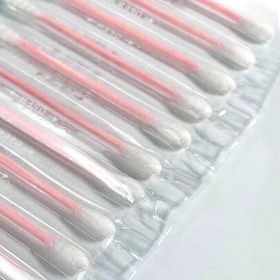 100支独立包装双头清洁棉签，纸杆化妆棉，一头圆头一头尖头，精准涂抹，可用于清除耳垢、卸妆，方便旅行携带。