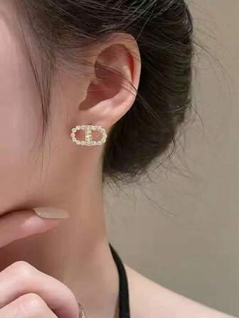 1pc Vintage Geometric Letter Design Earrings, Minimalist Unique Fashion Stud Earrings