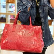 Women's Yellow Python-Effect Leather Handbag – Elegant, Roomy, And Made In Italy - Blu - View 8