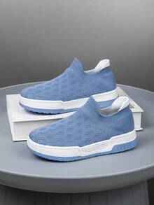 1 Pair Kids' Sneakers, Breathable Elastic Soft Shock-Absorbing Quick-Drying Lightweight Non-Slip Slip-On Casual Shoes For Boys And Girls, Suitable For Running, Walking, Street Style, And Campus Style - Blue - View 1