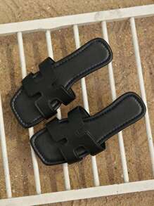 优雅女士度假必备平底编织拖鞋，兼具舒适与时尚，透气沙滩凉鞋，经典黑色，易于穿脱，休闲舒适。 - 黑色 - 查看 3