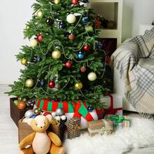 1 قطعة تنورة شجرة عيد الميلاد مع بوت بطول 40 سم، تنورة شجرة عيد الميلاد من الفلانيل ثلاثية الأبعاد مع قاعدة شجرة بأرجل رجل الثلج، غطاء قاعدة شجرة عيد الميلاد بتصميم قرية ريفية، ديكورات عيد الميلاد جميلة لتزيين غرفة الشتاء