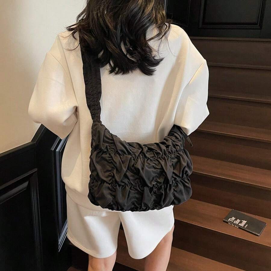 Korean Pleated Beach Cloud Tote Bag, Women's 2025 New Drawstring Shoulder Bag, Large Capacity Nylon Cloth Crossbody Shoulder Bag, Shoulder Bag, Women's Bag, Shoulder Bag - màu đen - Xem 1