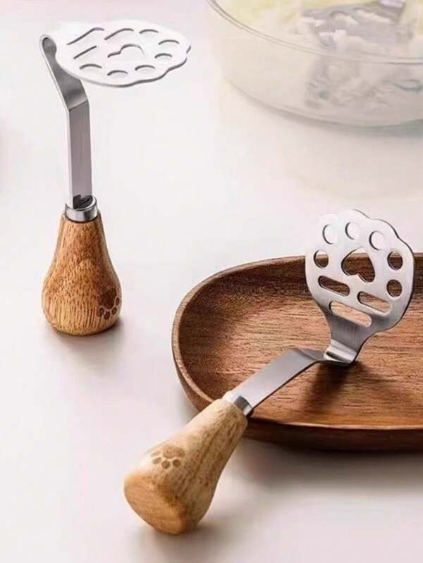 1 pieza Prensador de alimentos con forma de oso de acero inoxidable, procesador de alimentos para bebés, triturador de huevos con mango de madera vertical (el diseño del mango puede variar ligeramente de la imagen)