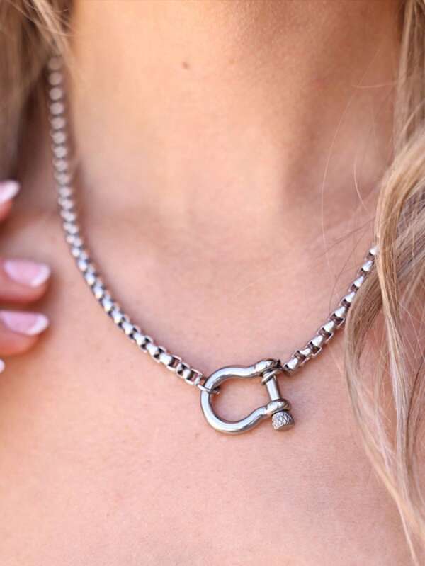Stainless Steel Horseshoe Buckle Pendant Necklace, Hip-Hop Men And Women Personalized Sweater Chain