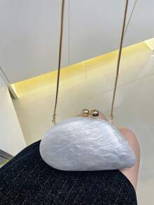 2025春季时尚婚礼手拿包，欧美风格亚克力亮面晚宴手提包，蛋形单肩包，个性斜挎，完美搭配舞会配饰，完美搭配新娘派对