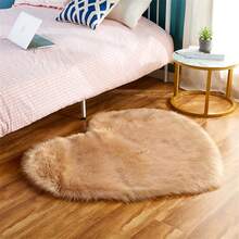1pc Heart-Shaped Soft Plush Area Rug, Suitable For Girls Bedroom, Vanity Chair, Home Decor