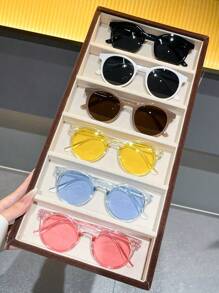 一副男女通用圆形时尚太阳镜，适合钓鱼、运动、海滩、旅行、节日、郊游、驾驶、街头风、徒步、运动、派对、街头风配饰、驾驶、户外活动、高尔夫等场合。 - 彩色 - 查看 11