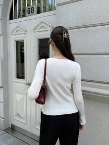 FOR BEAUTY Women's White Crew Neck Ribbed Long Sleeve Knit Sweater, Fashionable & Minimalist, Versatile & Elegant, Suitable For Daily Wear, Commuting, Autumn/Winter, New Year, Valentine's Day - White - View 2
