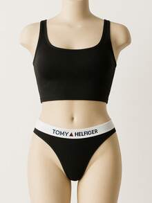 Set de 3 tangas de algodón TOMY HELFIGER para mujer, ropa interior cómoda y ligera con elástico suave en la cintura que no marca la piel, ideal para uso diario y moda íntima juvenil y casual. Diseño clásico tipo tanga con costuras delicadas y ajuste perfecto en cadera y cintura, confeccionadas en algodón transpirable que ofrece frescura durante todo el día. Colores surtidos rojo, negro y azul marino fáciles de combinar con brasieres y tops, prendas de lencería versátiles para ocasiones casuales o especiales. Tanga de mujer con estilo moderno, sexy y discreto debajo de cualquier prenda de vestir. Pack de 3 piezas de ropa interior femenina de calidad premium, pensadas para brindar comodidad, durabilidad y estilo en el día a día. - Multicolor - Ver 6