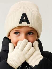 1 pezzo Berretto lavorato a maglia con ricamo di lettere per bambini, 26 lettere disponibili, morbido e delicato sulla pelle, carino e adorabile, adatto per l'autunno/inverno per uso quotidiano, attività all'aperto, coordinato tra fratelli e genitore-figlio - Bianco - Visualizzare 3