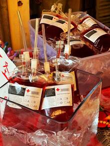 1/5/10 Stücke Blut-Beutel Getränke, Halloween Party Trinkbeutel, Vampir transparente Blut-Beutel, wiederverwendbare und nachfüllbare Infusions-Beutel mit Etiketten und Clips, Halloween Streich Blut-Beutel, geeignet für Feierlichkeiten, dekorative Getränke und Kostümzubehör, perfekt für Halloween Party, Halloween Dekorationen, Frohe Halloween