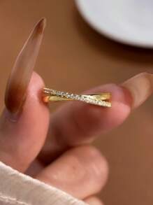 1枚925纯银十字架戒指，镶嵌立方氧化锆，优雅珠宝，女士礼物，生日、派对、日常佩戴皆宜 - 金色 - 查看 2