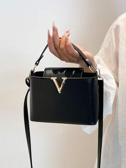 时尚迷你纯色简约金属锁扣装饰防水PU手提包，适合购物、携带，适合年轻女性、大学生、年轻职业人士、上班族。完美适用于办公室、学校、工作、商务、通勤、户外活动、旅行和短途出行。