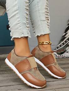 2025年新款女式印花休闲运动鞋，时尚、舒适、透气、一脚蹬运动运动鞋