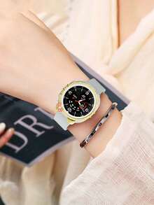 1pc Cute Cartoon Cat & Rose Gold/Silver Watch Case Protector Compatible With Samsung Galaxy Watch 7 FE 6 5 4 40mm 44mm / Watch 5 Pro 45 44mm / Watch6 43mm / Watch4 Classic 46mm, Luxury Rhinestone Jewelry Decorated, Shiny, Protective Cover For Young Fashionable Women