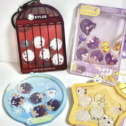 1 件 - 爱与深空亚克力周边 - 2025 新产品 - 家居装饰 - 可爱的亚克力摇摆玩具 - 背包吊坠 - 针线玩具、旅行玩具、课堂坐立不安玩具、迷你玩具、沐浴玩具、圣诞文具、减压球、生日礼物、圣诞礼物、万圣节礼物、完美礼物、礼物（钥匙扣款式随机）