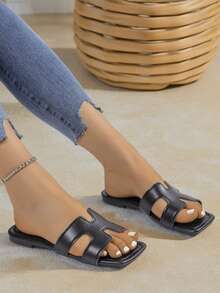 优雅女士度假必备平底编织拖鞋，兼具舒适与时尚，透气沙滩凉鞋，经典黑色，易于穿脱，休闲舒适。 - 黑色 - 查看 10