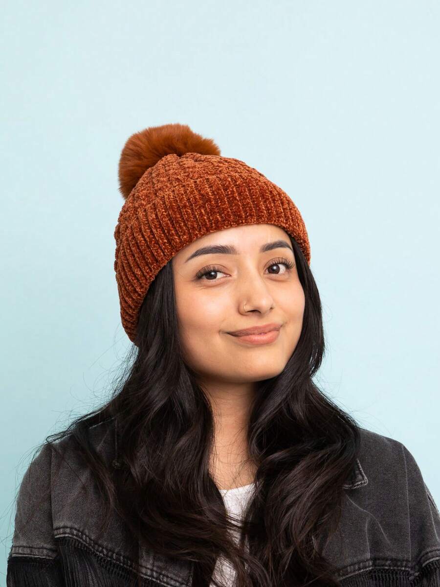 Velvet Cable Knit Pom Beanie – Soft & Stylish Winter Look - 鏽 - 查看 1