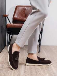 2025 New Round Toe Loafers For Men, Tasseled Vamp, Coffee Color, Versatile Business Formal Work Shoes, British Style Flat Loafers, Casual Breathable, Soft Sole, Suitable For All Seasons - Brown - View 6