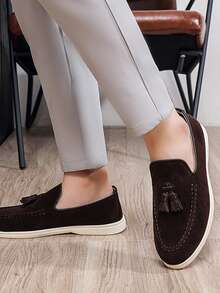 2025 New Round Toe Loafers For Men, Tasseled Vamp, Coffee Color, Versatile Business Formal Work Shoes, British Style Flat Loafers, Casual Breathable, Soft Sole, Suitable For All Seasons - Brown - View 7