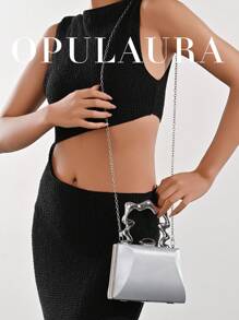 Sac à main bracelet métallique brillant à la mode pour femmes OpulAura, sac de soirée  de forme minimaliste en forme de boîte, sophistiqué et élégant, convient pour les fêtes à thème, les anniversaires, les rentrées scolaires et autres occasions