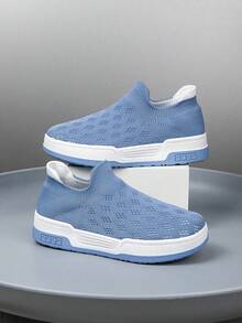 1 Pair Kids' Sneakers, Breathable Elastic Soft Shock-Absorbing Quick-Drying Lightweight Non-Slip Slip-On Casual Shoes For Boys And Girls, Suitable For Running, Walking, Street Style, And Campus Style - Blue - View 3