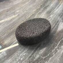 1pc Oval Foot Grinding Stone Pure Natural Volcanic Stone Exfoliating Soles And Heels Pedicure Artifact Remove Calluses Underwear Foot Grinding Bath Supplies (Pure Natural Color Will Have A Little Color Difference)