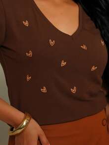 SILK ROUTE Women's V-Neck Blouse With Heart Embroidery, 100% Cotton. - 鏽棕色 - 查看 1