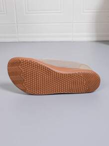 Zapatillas deportivas antideslizantes para mujer - Tenis con cordones planos, fitness, zapatos para caminar - Diseño caqui - Plantilla media blanda MD - Zapatos deportivos para interiores/exteriores de todas las temporadas - Agarre antideslizante, adecuado para gimnasio, correr, viajes - Zapatillas de tenis fáciles de limpiar - Zapatos ligeros y estables para mujer, equipo deportivo casual, tela transpirable, diseño duradero, para entusiastas del fitness