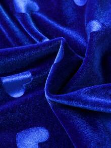 Vestido de manga larga con encaje, parches y aplicaciones de corazón de terciopelo para niña joven