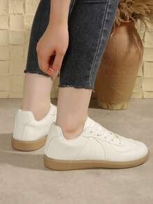 أحذية كاجوال متعددة الوظائف للنساء، أحذية رياضية كاجوال بنعل مطاطي مقاوم للانزلاق، بتصميم كتل لونية باللونين الأسود والخاكي، مناسبة للاستخدام اليومي، مقاس 36-41، عصرية