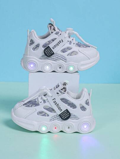 时尚透气网眼运动鞋，LED照明，适合男孩和女孩，休闲，减震，防滑，适合所有季节的户外跑步和步行鞋