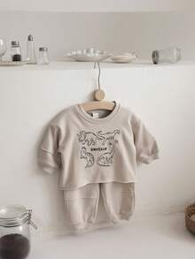 2 件套男婴休闲恐龙刺绣圆领长袖运动衫和裤子套装，春秋 - 杏色 - 查看 9