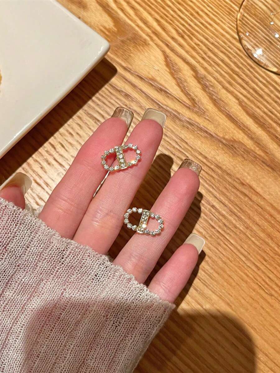 1 件独特设计精致耳环，奢华优雅的女士耳环