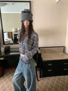 女士休闲黑白条纹拼接镂空针织开衫，时尚设计，宽松休闲上衣，女士秋季服装