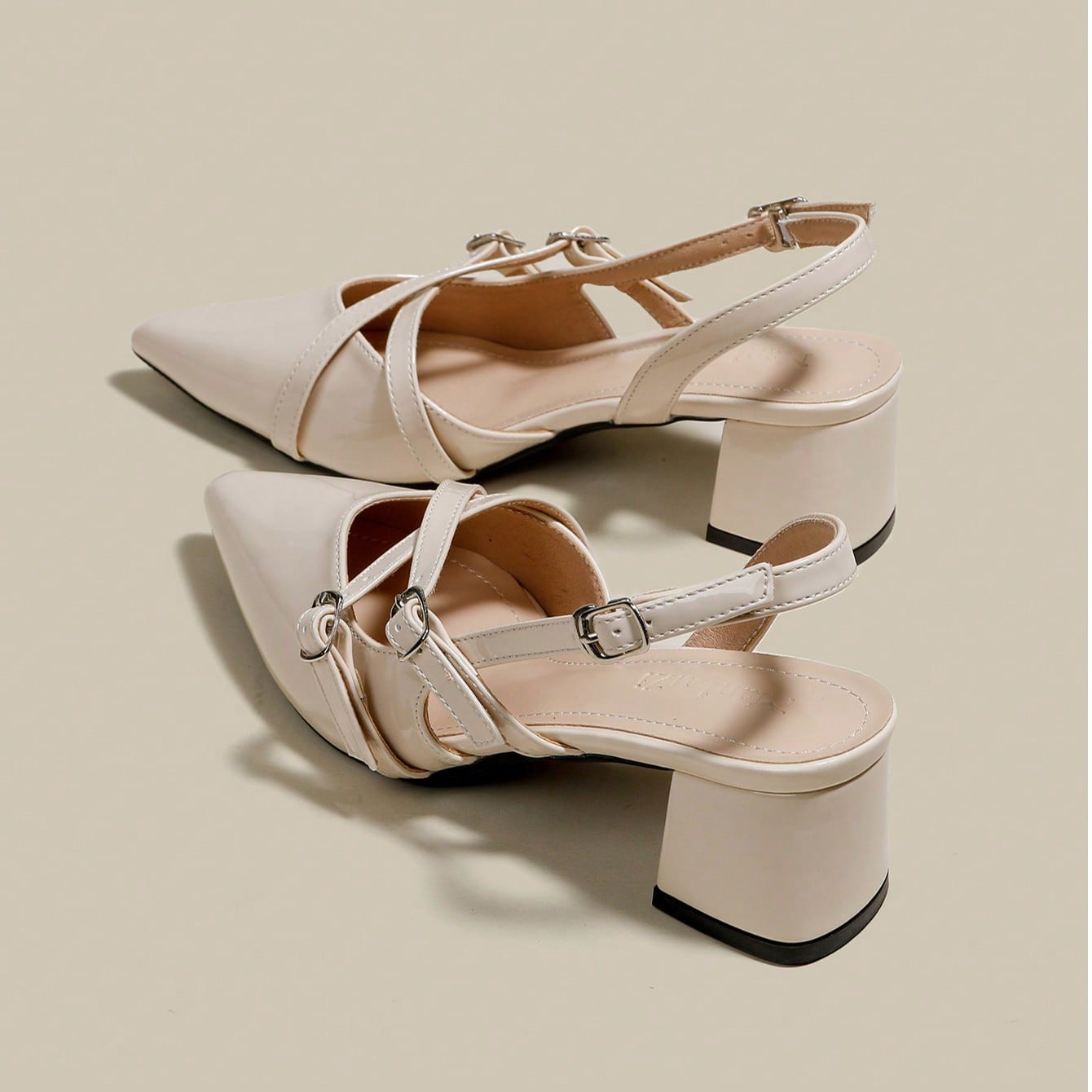 Tacones de plataforma con punta puntiaguda y correa única de cuero patentado beige para mujer, tacones altos formales elegantes de punta puntiaguda,