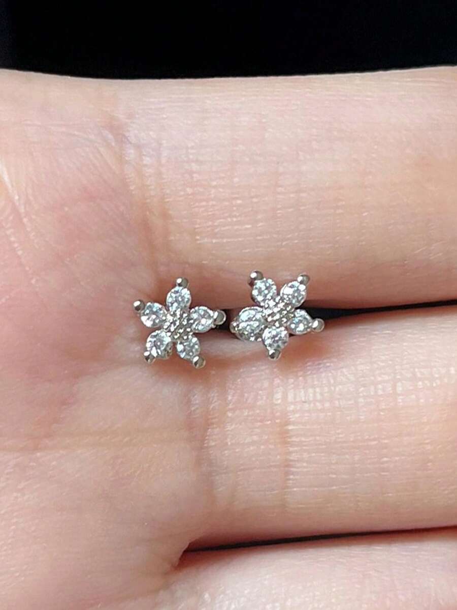 一对时尚立方氧化锆耳钉，女士婚礼、订婚、周年纪念、派对首饰、情人节礼物 - 銀色 - 查看 1