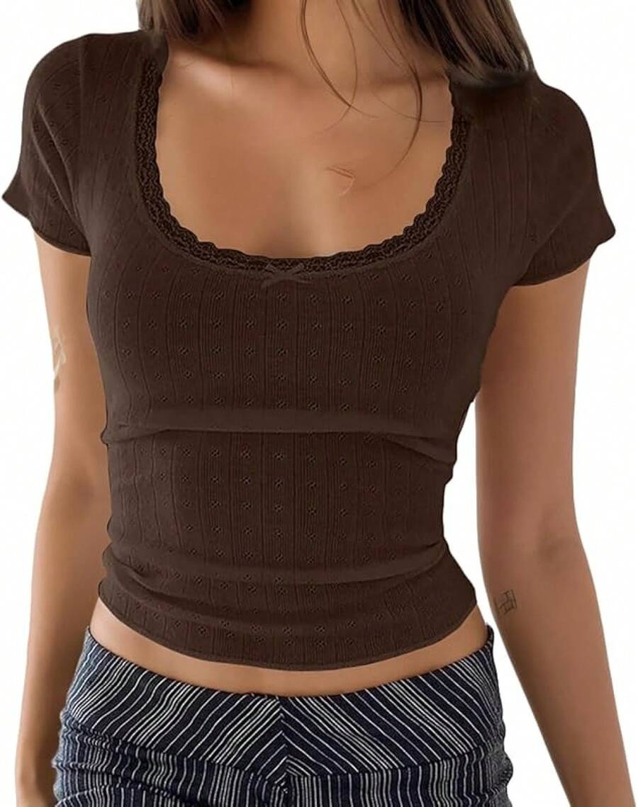 Cioatin Maglietta Donna Y2K In Pizzo Patchwork – Pointelle Crop Top Con Bottoni Henley – Manica Corta, Girocollo, Stile Vintage - copertina