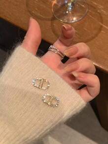 1 件独特设计精致耳环，奢华优雅的女士耳环