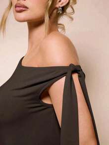Women's Bodysuit With Tie Bow And Asymmetrical Neckline, Sleeveless, Ideal For Romantic Dates, Casual, Vacation And Summer - 咖啡棕 - 查看 4