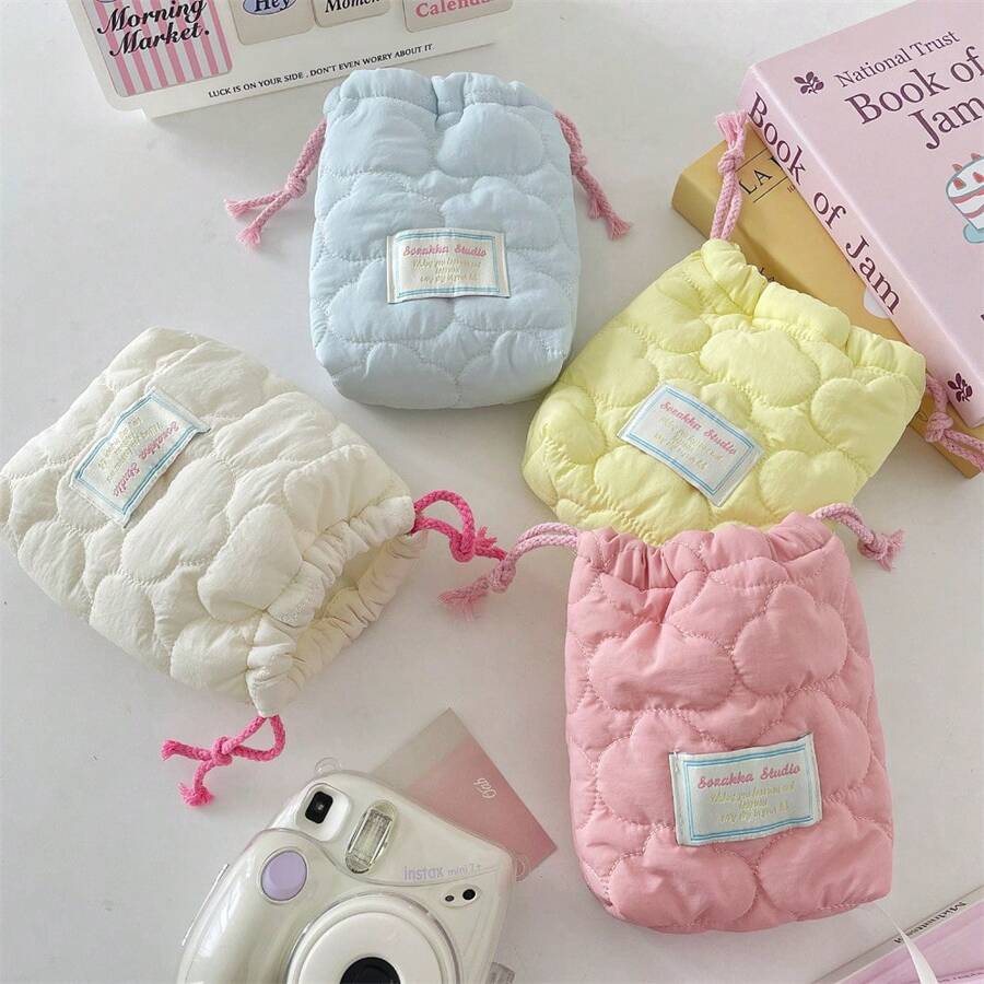 1 Peça Bolsa de Câmera Acolchoada com Estampa de Nuvem Fofa, Bolsa de Armazenamento CCD, Bolsa de Câmera à Prova de Queda e Poeira, Adequada para Armazenamento de Câmera de Cartão Preto, Simples e Portátil, à Prova de Queda e Arranhões, Uso Multipropósito ao Ar Livre, Acessórios de Câmera, Necessidades de Viagem ao Ar Livre, Necessidades de Cruzeiro, Necessidades de Dormitório, Presente de Aniversário, Presente de Dama de Honra, Presente para Mãe, Presente para Professor, Presente do Dia dos Namorados, Estojo de Carregador, Bateria Portátil, Carregador de Telefone, Acessórios de Câmera Digital