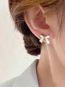 一对黑色蝴蝶结优雅耳环 - 白色 - 查看 2