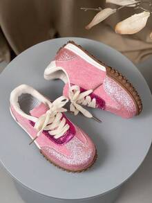 Este par de zapatos deportivos de moda para niños presenta un diseño de corte de color, lo que los hace versátiles y prácticos para que los niños y niñas los usen en actividades al aire libre, compras y viajes. Como zapato deportivo para estudiantes, es una opción ideal para que los niños y niñas los usen en los deportes del campus. - Rosa - Ver 5