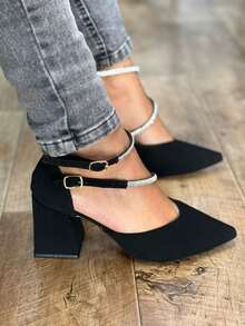 salto alto Scapin com fivela strass bico 8 cm - Preto - Visão 3
