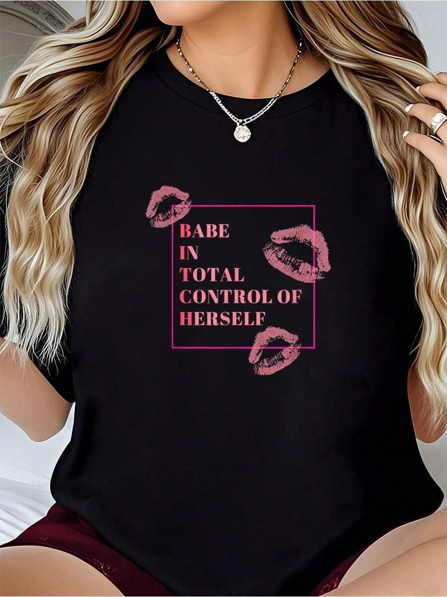 Babe In Total Control Of Herself-Shirt         Graphic Tees Women Crop Tops Summer Outfits Women Summer Tops-Shirt - 黑色 - 查看 1