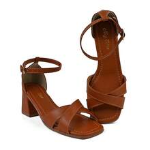 Sandália de Salto Bloco com Tira no Tornozelo Quadrada – Estilo Elegante Clássica Couro e Conforto Garantido