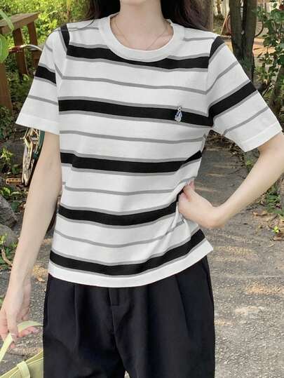 女士休闲撞色条纹针织上衣，夏季白色