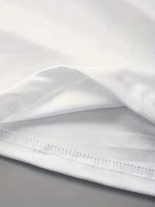 Women's Casual Black T-Shirt - Lightweight Daily Summer Top, White Daisy And Green Leaf Floral Print, Round Neck T-Shirt, Suitable For Women, All-Season Daily And Formal Wear, Women's T-Shirt, Versatile Clothing, Lively Design, Comfortable Fit, Spring Fashion, Breathable Material, Short Sleeve Shirt, Women's Fashion